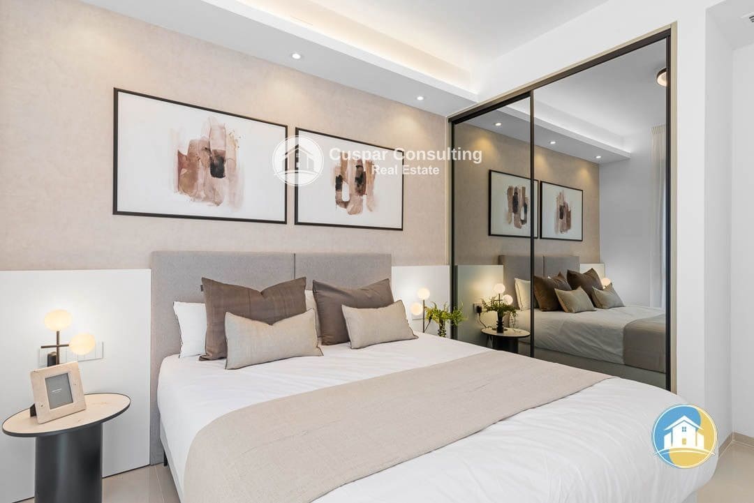 3 soverom Villa til salgs i Ciudad Quesada med svømmebasseng garasje - € 833 000 (Ref: 8555956)