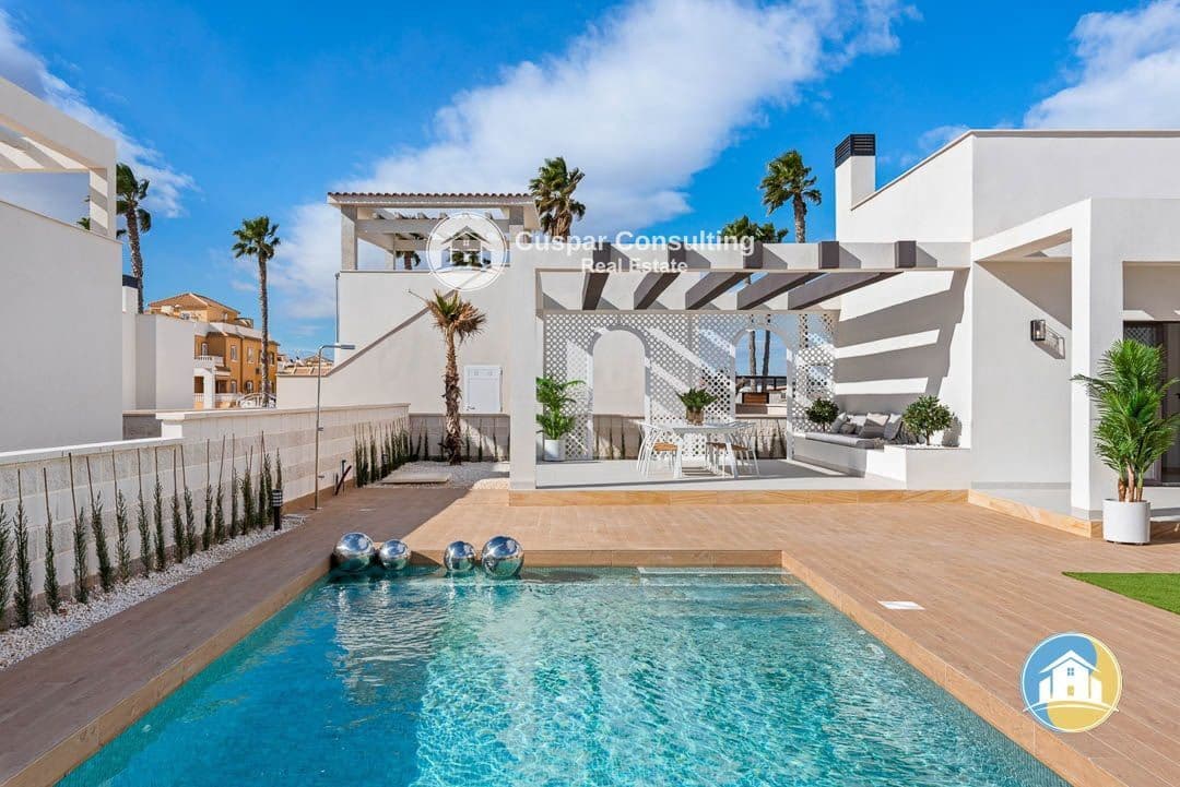 3 soverom Villa til salgs i Ciudad Quesada med svømmebasseng garasje - € 833 000 (Ref: 8555956)