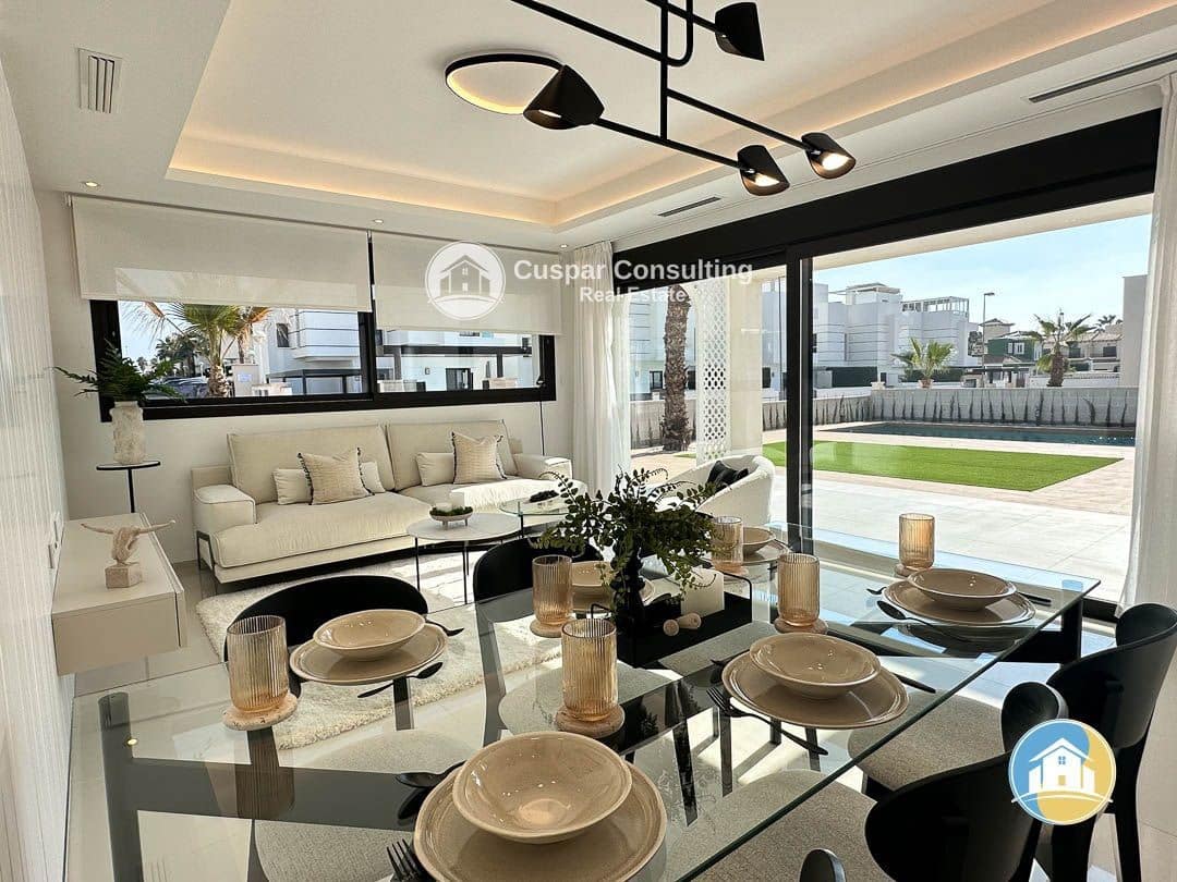 3 soverom Villa til salgs i Ciudad Quesada med svømmebasseng garasje - € 833 000 (Ref: 8555956)