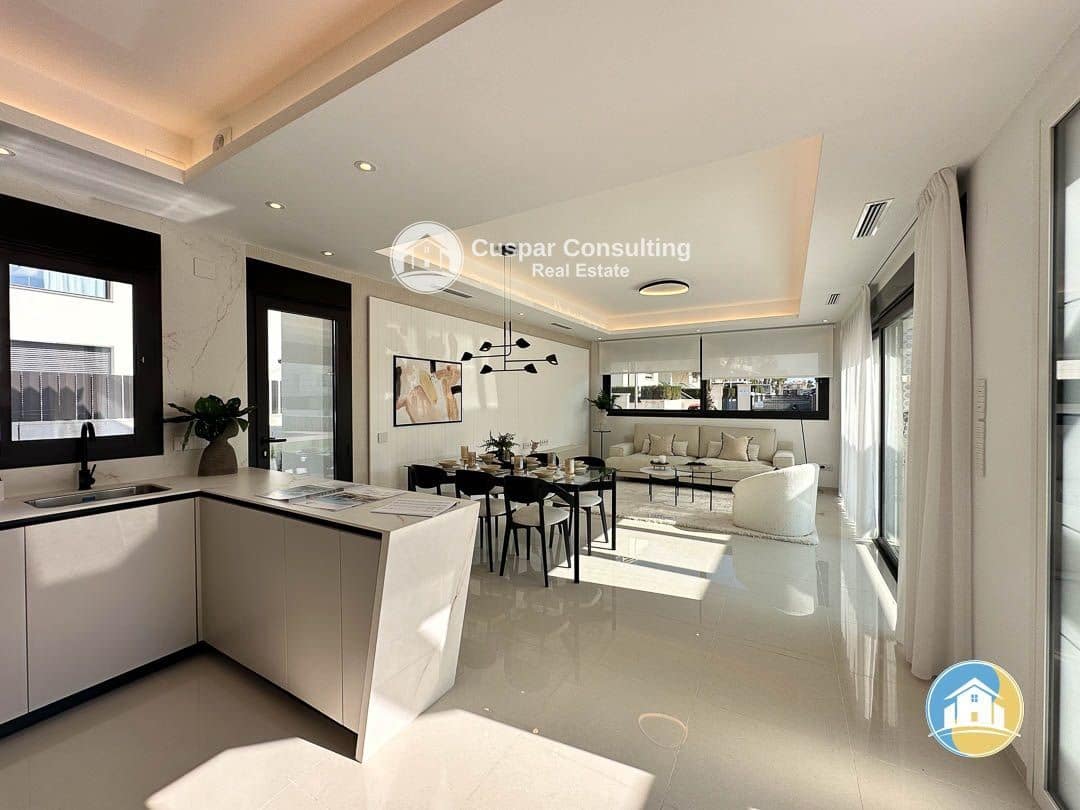 3 soverom Villa til salgs i Ciudad Quesada med svømmebasseng garasje - € 833 000 (Ref: 8555956)