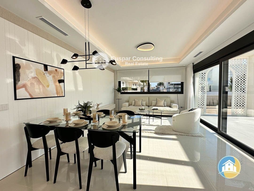 3 soverom Villa til salgs i Ciudad Quesada med svømmebasseng garasje - € 833 000 (Ref: 8555956)