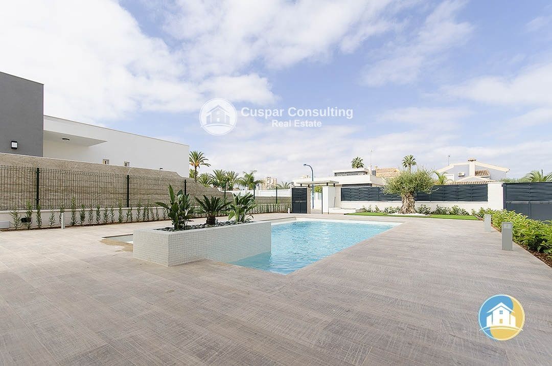 3 camera da letto Villa in vendita in Dehesa de Campoamor con piscina garage - 875.000 € (Rif: 8555957)