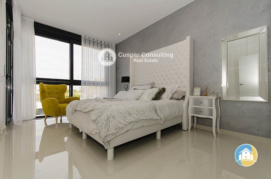 3 camera da letto Villa in vendita in Dehesa de Campoamor con piscina garage - 875.000 € (Rif: 8555957)