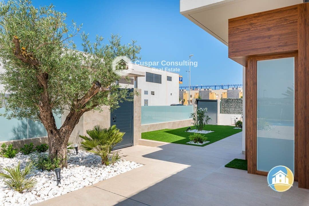 3 quarto Moradia para venda em Dehesa de Campoamor com piscina garagem - 860 000 € (Ref: 8555958)