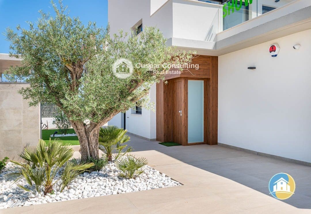 3 quarto Moradia para venda em Dehesa de Campoamor com piscina garagem - 860 000 € (Ref: 8555958)