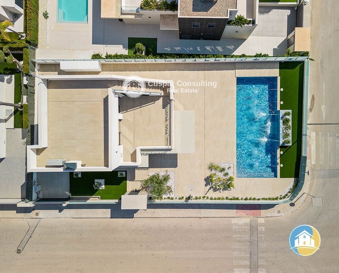 3 quarto Moradia para venda em Dehesa de Campoamor com piscina garagem - 860 000 € (Ref: 8555958)