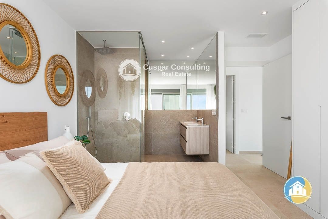 3 quarto Moradia para venda em Los Alcazares com piscina garagem - 399 000 € (Ref: 8555963)