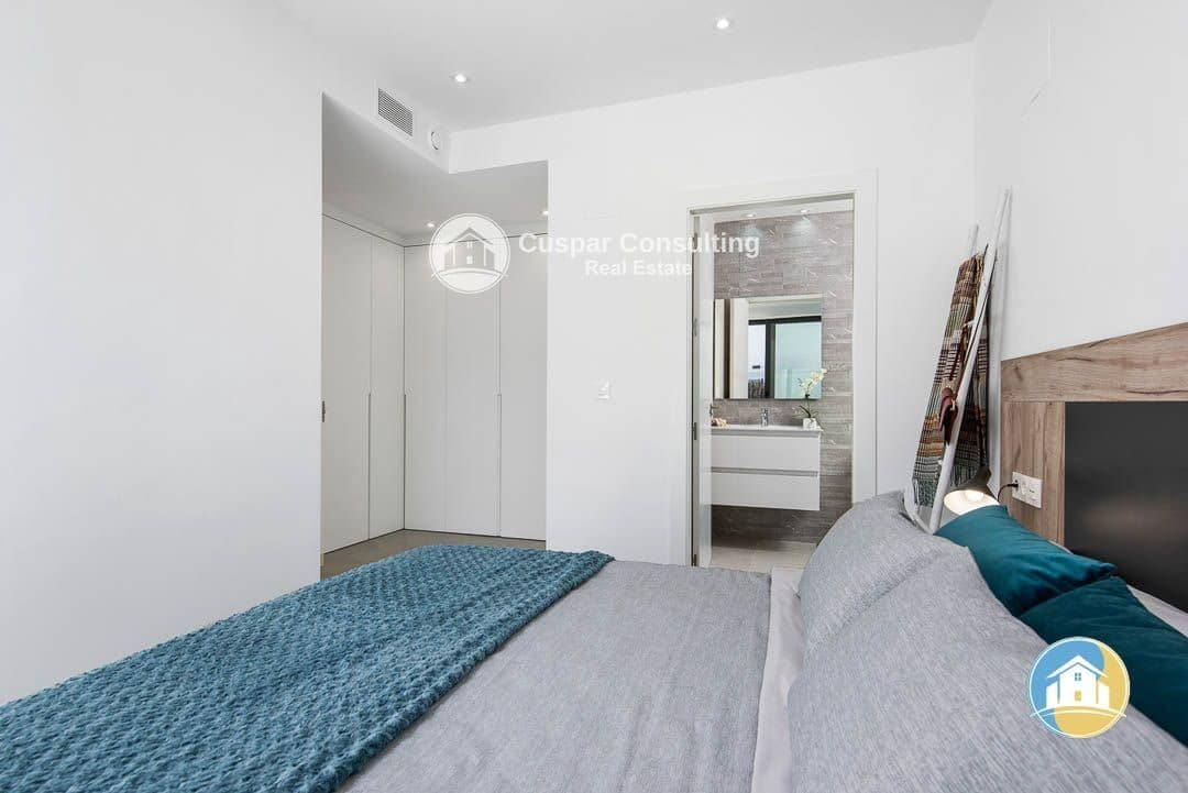 3 quarto Moradia para venda em Los Alcazares com piscina garagem - 399 000 € (Ref: 8555963)