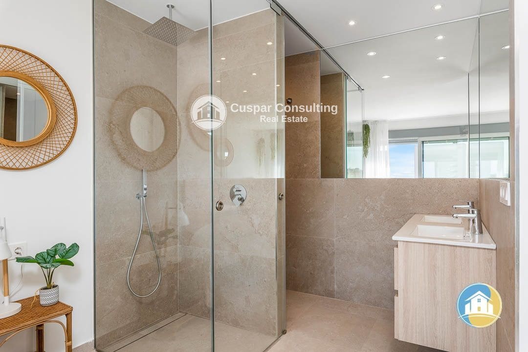 3 quarto Moradia para venda em Los Alcazares com piscina garagem - 399 000 € (Ref: 8555963)