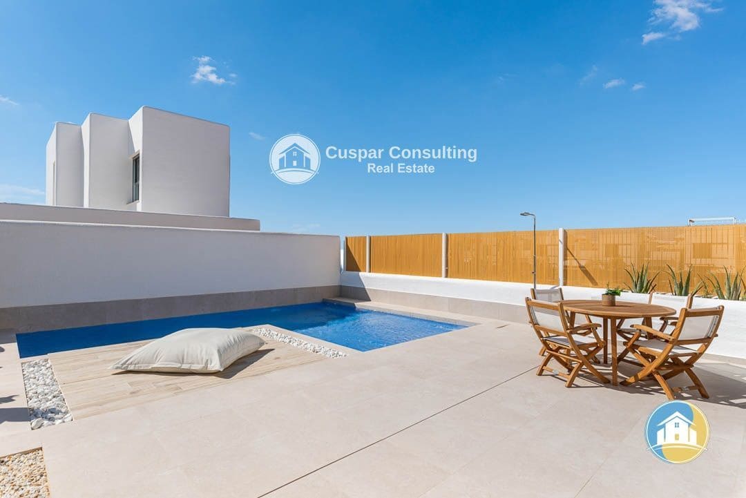 3 quarto Moradia para venda em Los Alcazares com piscina garagem - 399 000 € (Ref: 8555963)