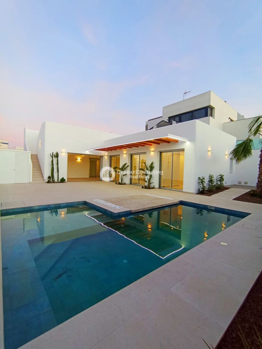 3 soveværelse Villa til salg i Benijofar med swimmingpool garage - € 569.900 (Ref: 8555965)