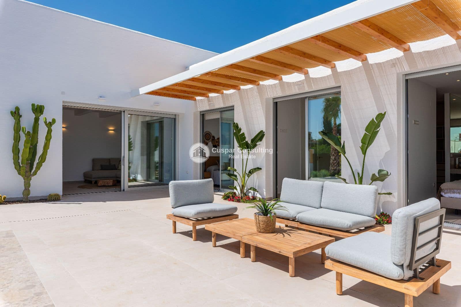 3 soveværelse Villa til salg i Benijofar med swimmingpool garage - € 569.900 (Ref: 8555965)