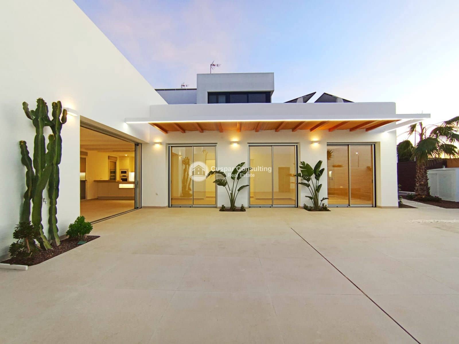 3 soveværelse Villa til salg i Benijofar med swimmingpool garage - € 569.900 (Ref: 8555965)