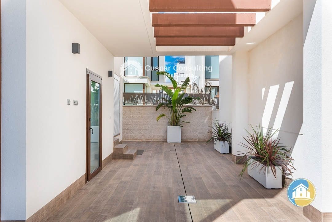 3 soverom Villa til salgs i Los Montesinos med svømmebasseng garasje - € 465 000 (Ref: 8555970)