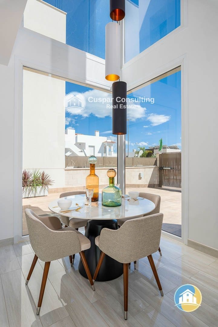 3 soverom Villa til salgs i Los Montesinos med svømmebasseng garasje - € 465 000 (Ref: 8555970)