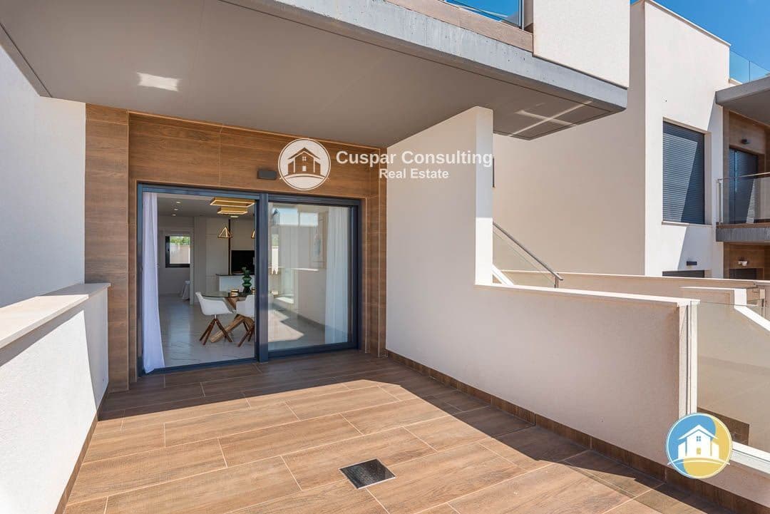 3 soveværelse Villa til salg i San Miguel de Salinas med swimmingpool garage - € 430.000 (Ref: 8555973)