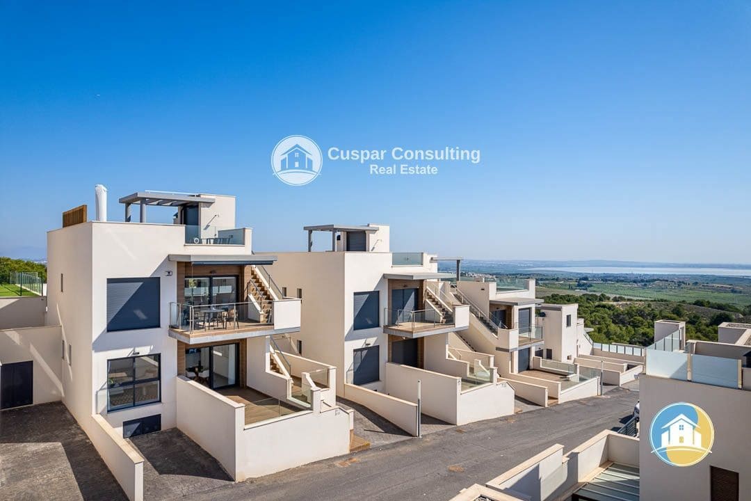 3 soveværelse Villa til salg i San Miguel de Salinas med swimmingpool garage - € 430.000 (Ref: 8555973)