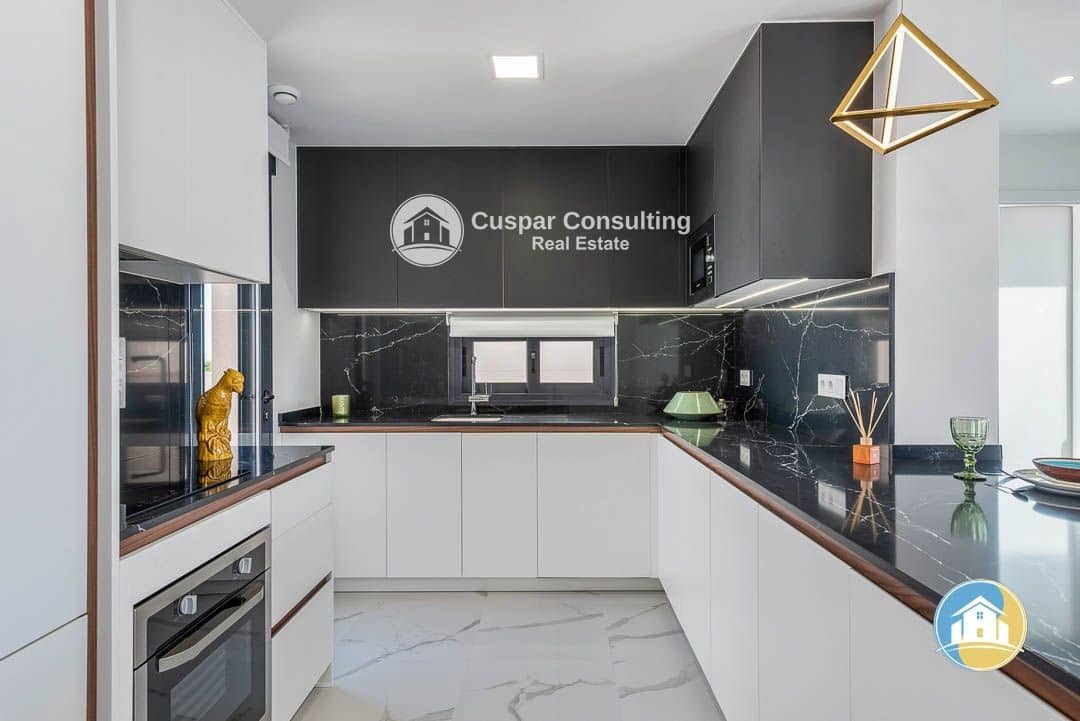 3 soveværelse Villa til salg i San Miguel de Salinas med swimmingpool garage - € 430.000 (Ref: 8555973)