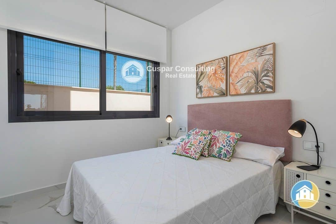 3 soveværelse Villa til salg i San Miguel de Salinas med swimmingpool garage - € 430.000 (Ref: 8555973)