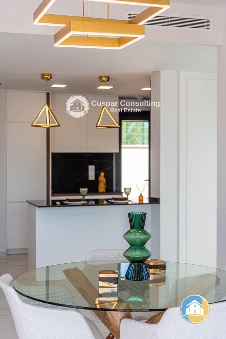 3 soveværelse Villa til salg i San Miguel de Salinas med swimmingpool garage - € 430.000 (Ref: 8555973)