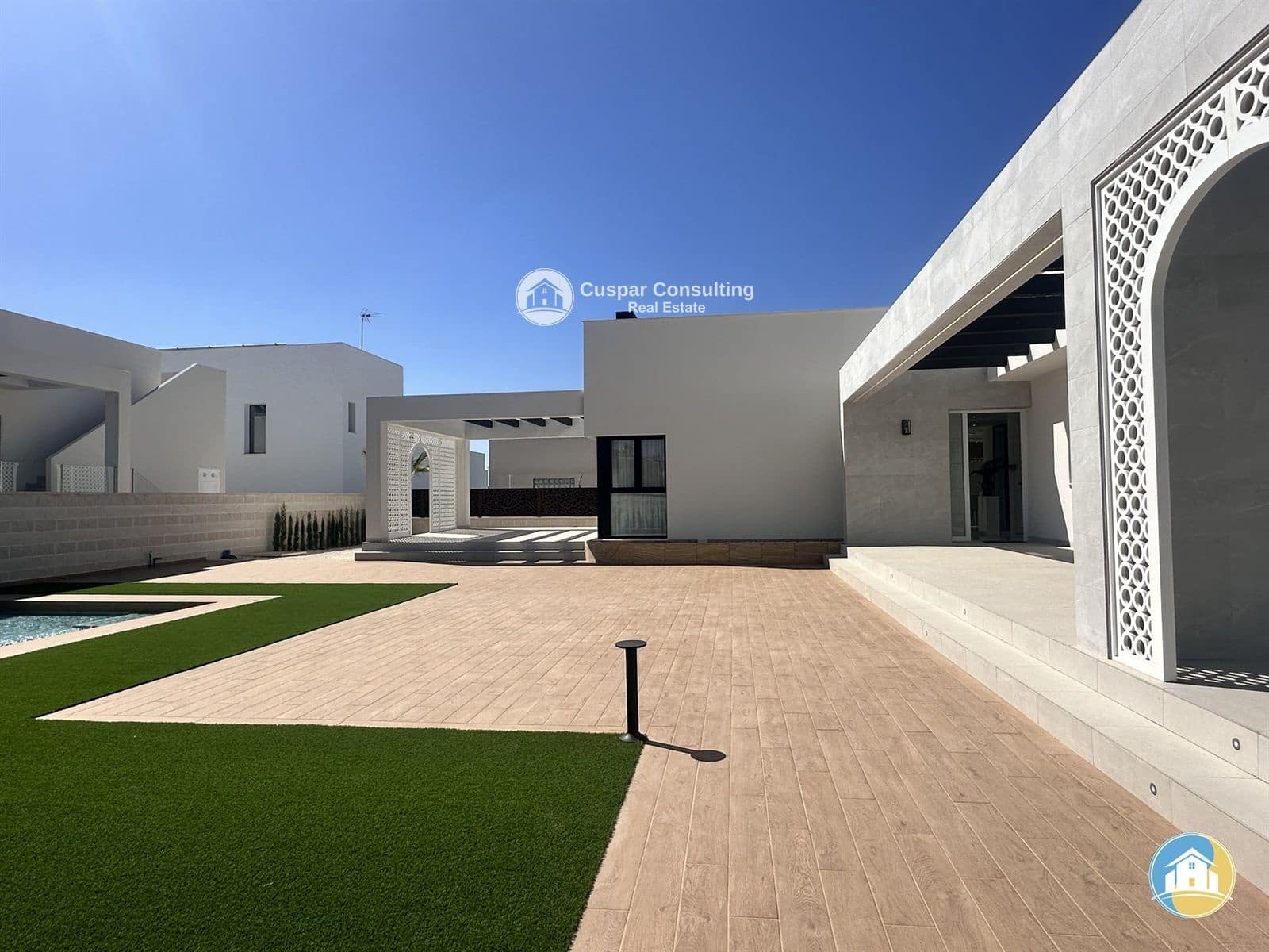 3 bedroom Villa for sale in Ciudad Quesada with pool garage - € 777,000 (Ref: 8555980)