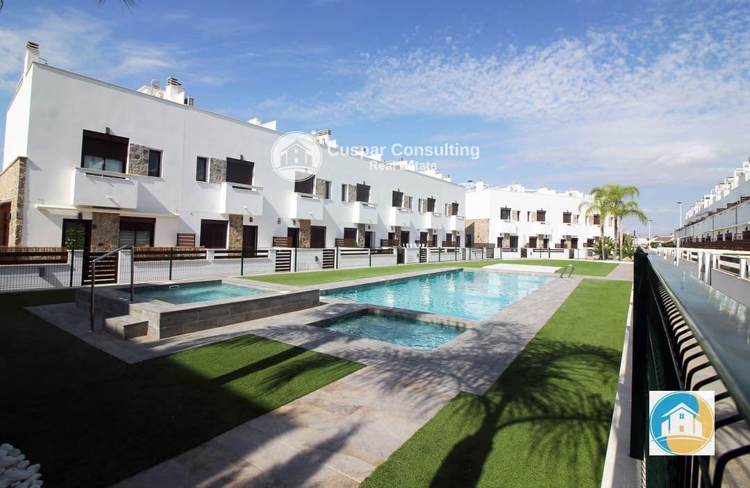 3 quarto Apartamento para venda em Pilar de la Horadada com piscina garagem - 354 900 € (Ref: 8555982)