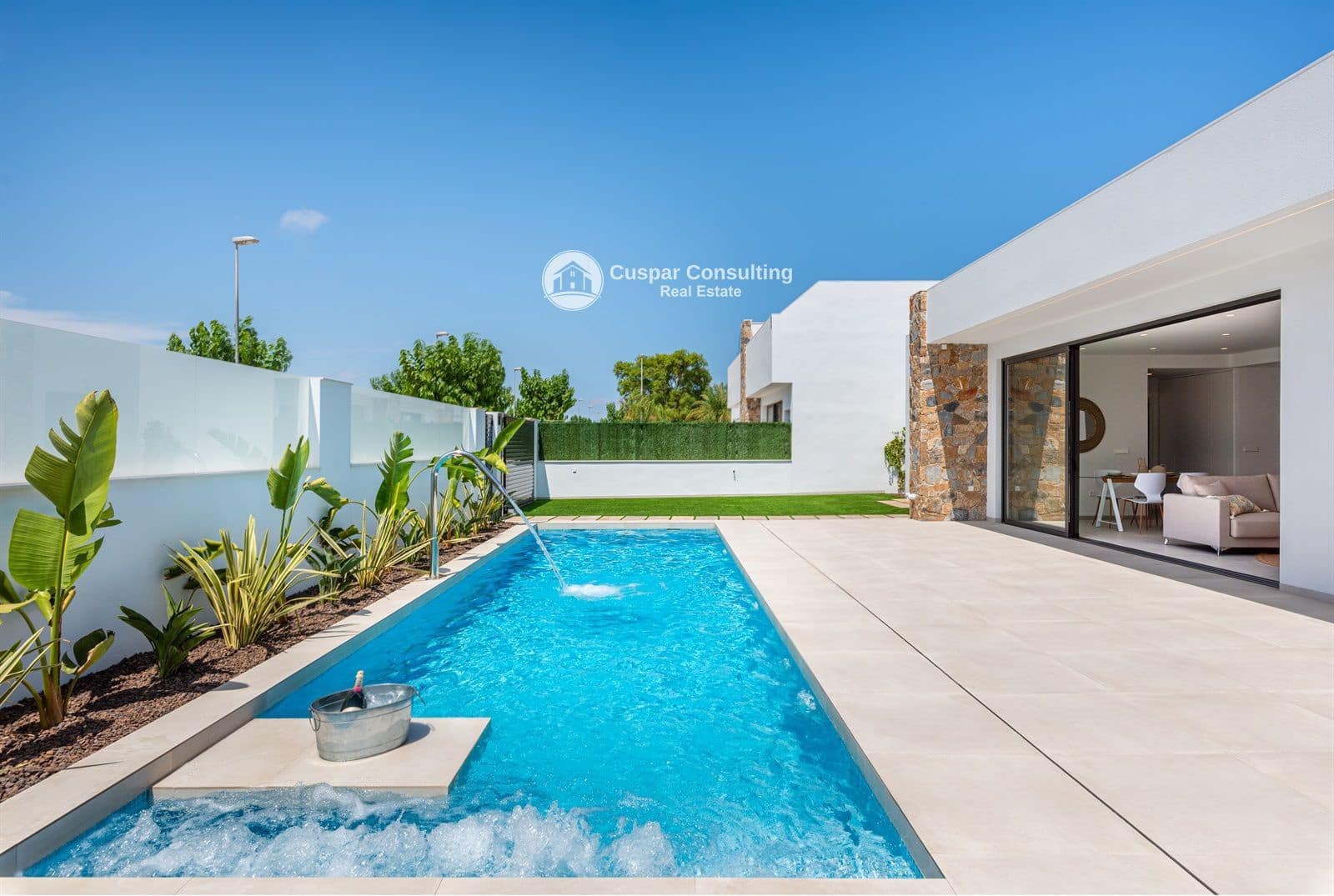 3 soveværelse Villa til salg i Los Alcazares med swimmingpool garage - € 579.900 (Ref: 8555983)