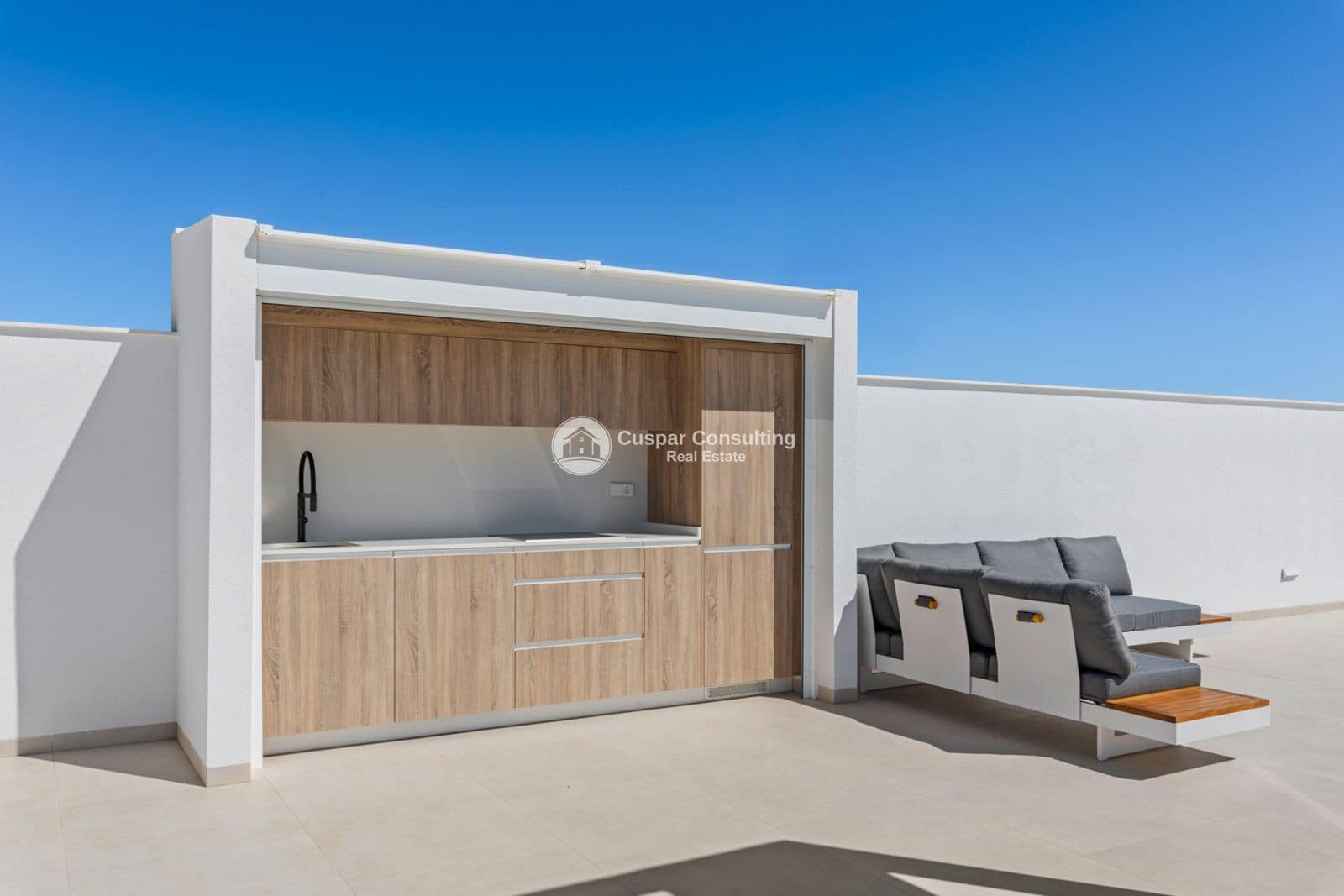 Chalet de 3 habitaciones en San Javier en venta con piscina garaje - 709.900 € (Ref: 8555983)