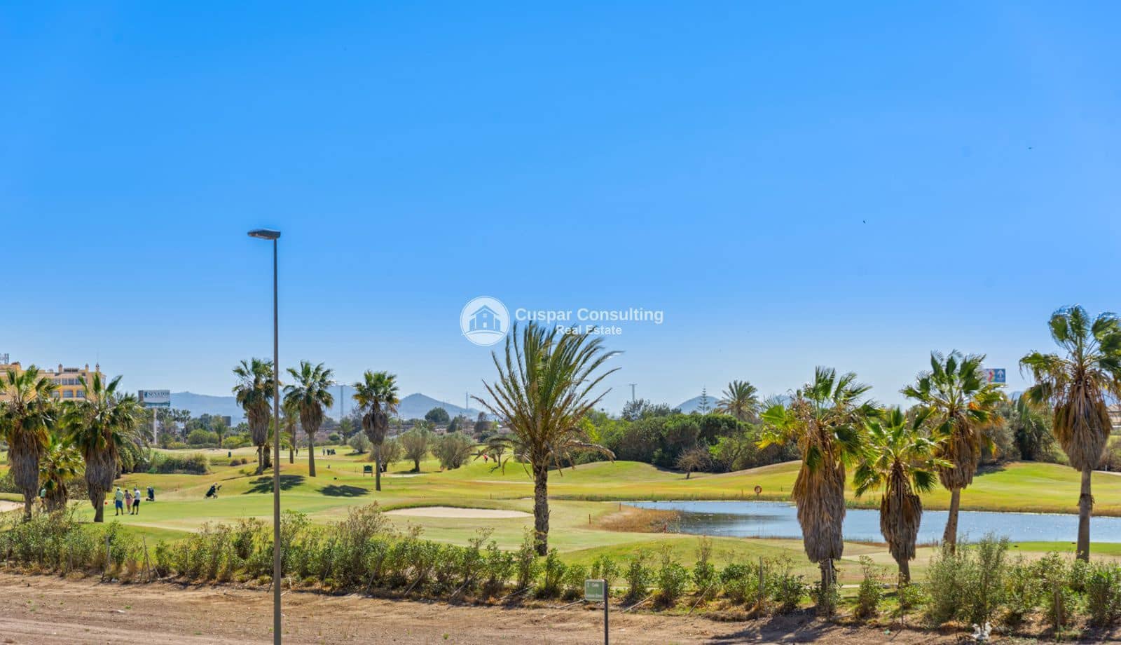 Chalet de 3 habitaciones en San Javier en venta con piscina garaje - 709.900 € (Ref: 8555983)