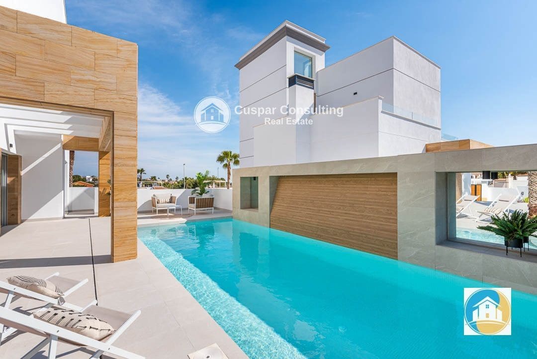 4 soveværelse Villa til salg i Ciudad Quesada med swimmingpool garage - € 975.693 (Ref: 8555989)