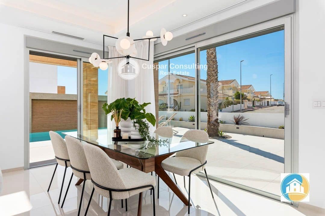 4 soveværelse Villa til salg i Ciudad Quesada med swimmingpool garage - € 975.693 (Ref: 8555989)