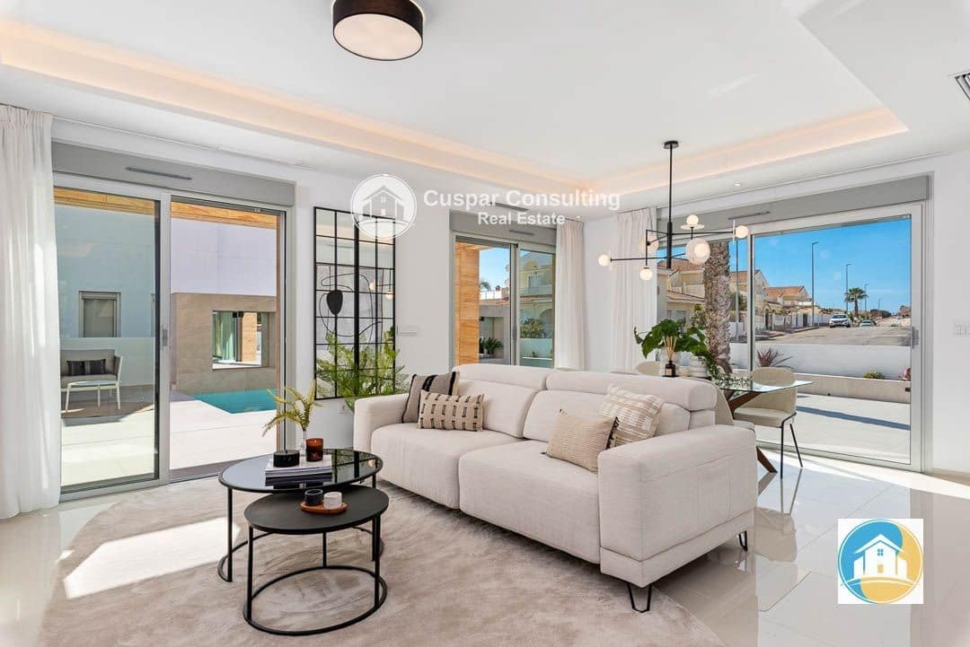 4 soveværelse Villa til salg i Ciudad Quesada med swimmingpool garage - € 975.693 (Ref: 8555989)