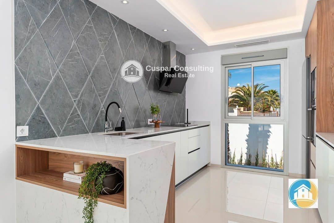 4 soveværelse Villa til salg i Ciudad Quesada med swimmingpool garage - € 975.693 (Ref: 8555989)