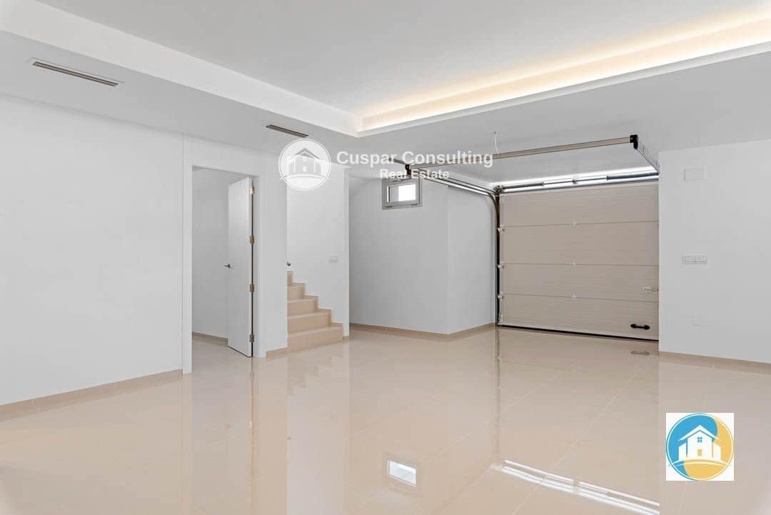 4 soveværelse Villa til salg i Ciudad Quesada med swimmingpool garage - € 975.693 (Ref: 8555989)