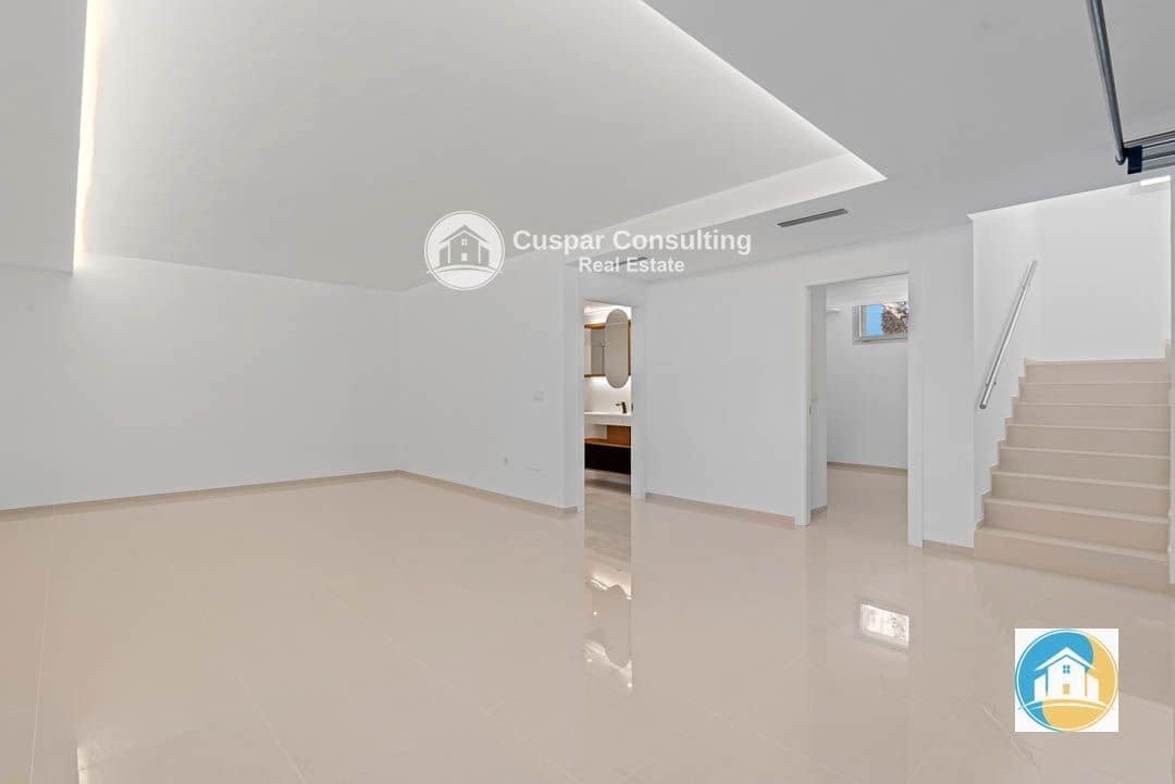 4 soveværelse Villa til salg i Ciudad Quesada med swimmingpool garage - € 975.693 (Ref: 8555989)