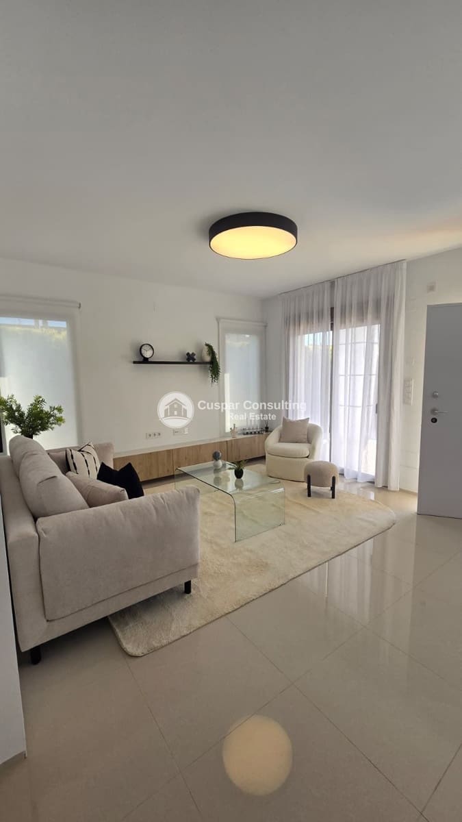 3 soveværelse Villa til salg i Los Alcazares med swimmingpool garage - € 570.000 (Ref: 8556002)