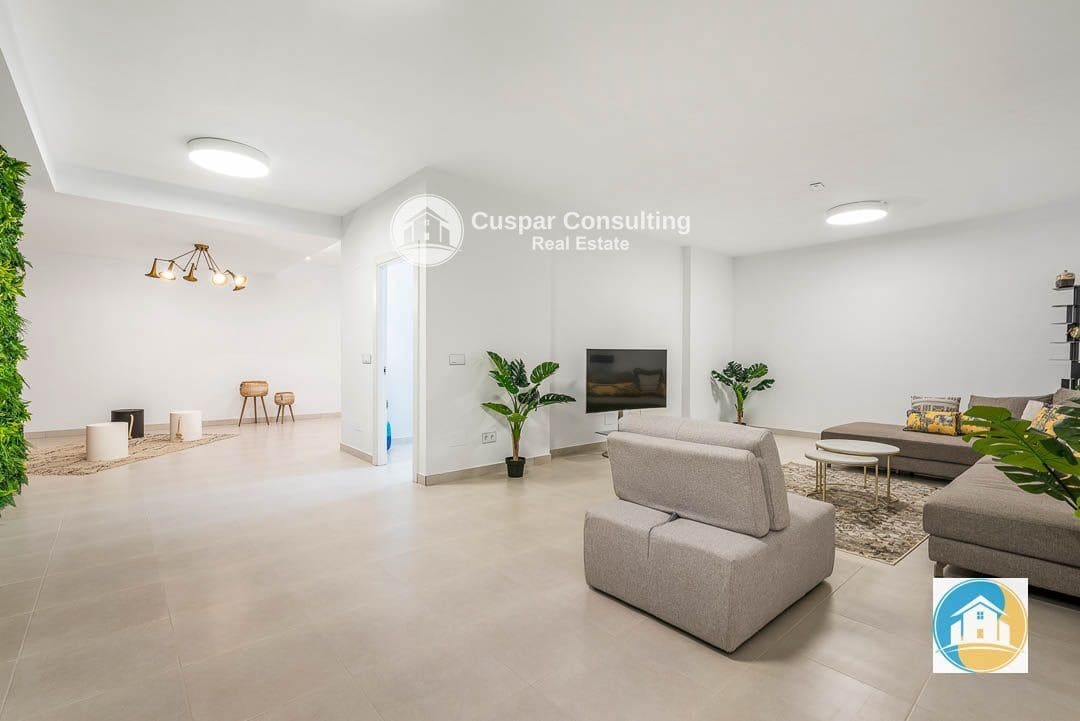 4 soverom Villa til salgs i Playa Honda med svømmebasseng garasje - € 600 000 (Ref: 8556003)