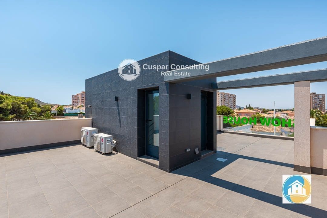 4 soverom Villa til salgs i Playa Honda med svømmebasseng garasje - € 600 000 (Ref: 8556003)