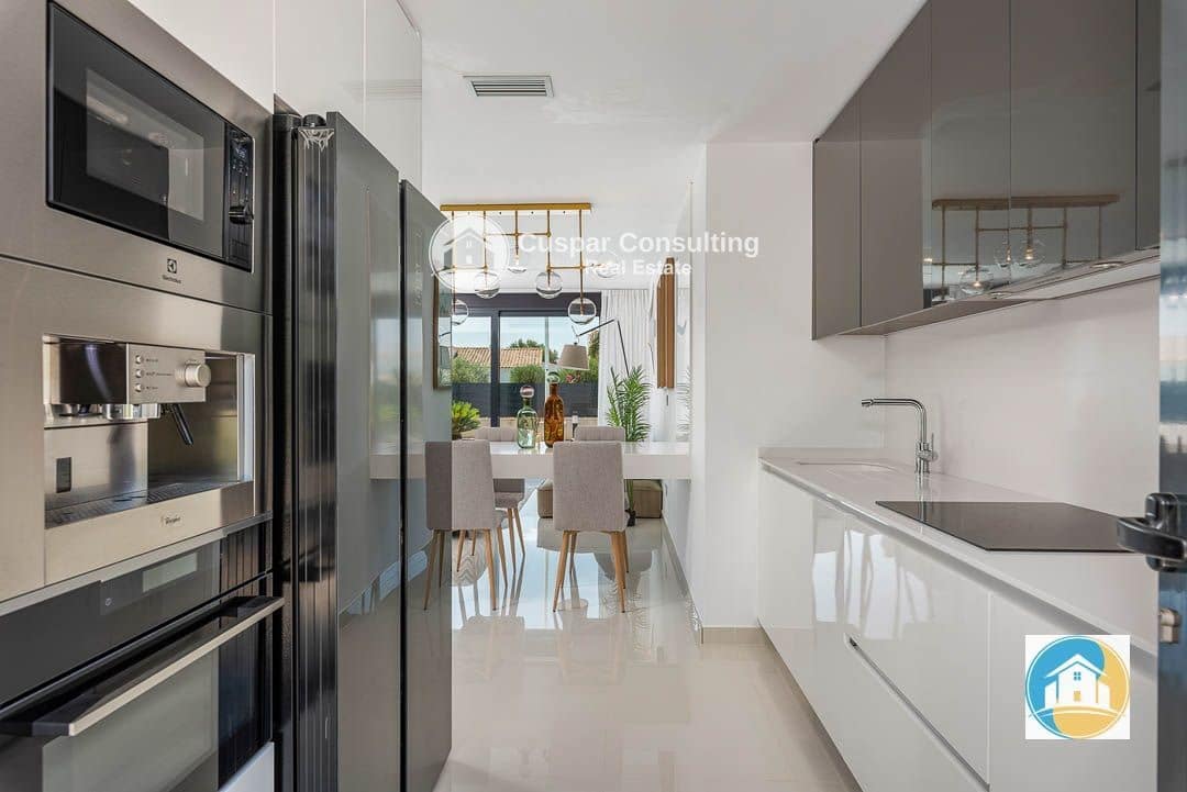 4 soverom Villa til salgs i Playa Honda med svømmebasseng garasje - € 600 000 (Ref: 8556003)