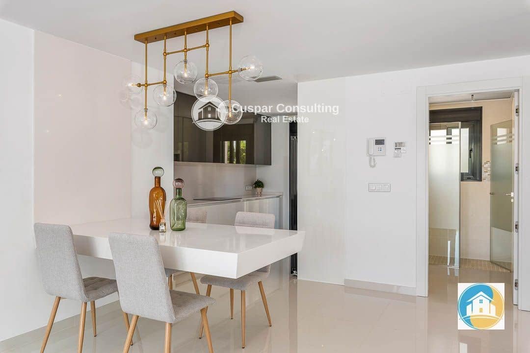 4 soverom Villa til salgs i Playa Honda med svømmebasseng garasje - € 600 000 (Ref: 8556003)