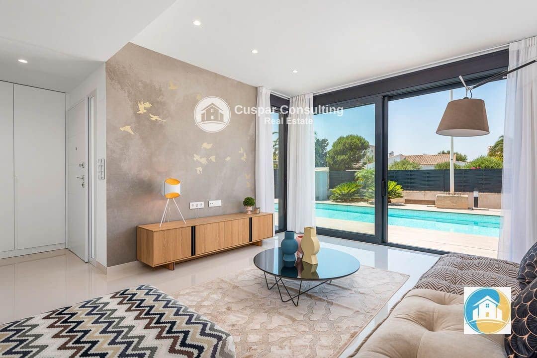 4 soverom Villa til salgs i Playa Honda med svømmebasseng garasje - € 600 000 (Ref: 8556003)