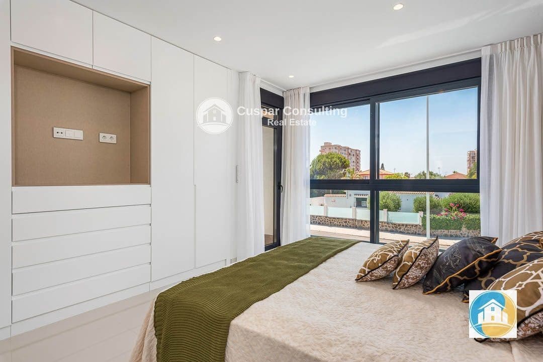 4 soverom Villa til salgs i Playa Honda med svømmebasseng garasje - € 600 000 (Ref: 8556003)