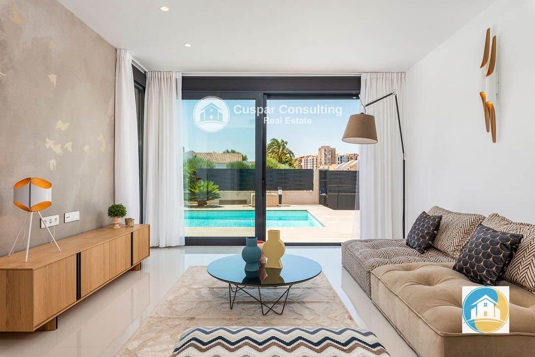 4 soverom Villa til salgs i Playa Honda med svømmebasseng garasje - € 600 000 (Ref: 8556003)