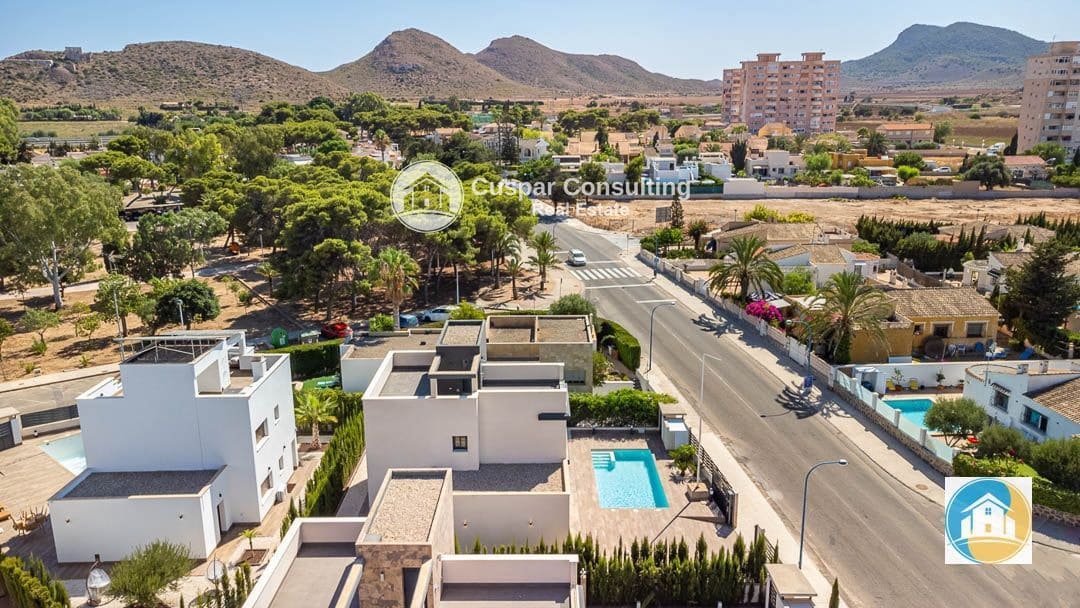 4 soverom Villa til salgs i Playa Honda med svømmebasseng garasje - € 600 000 (Ref: 8556003)