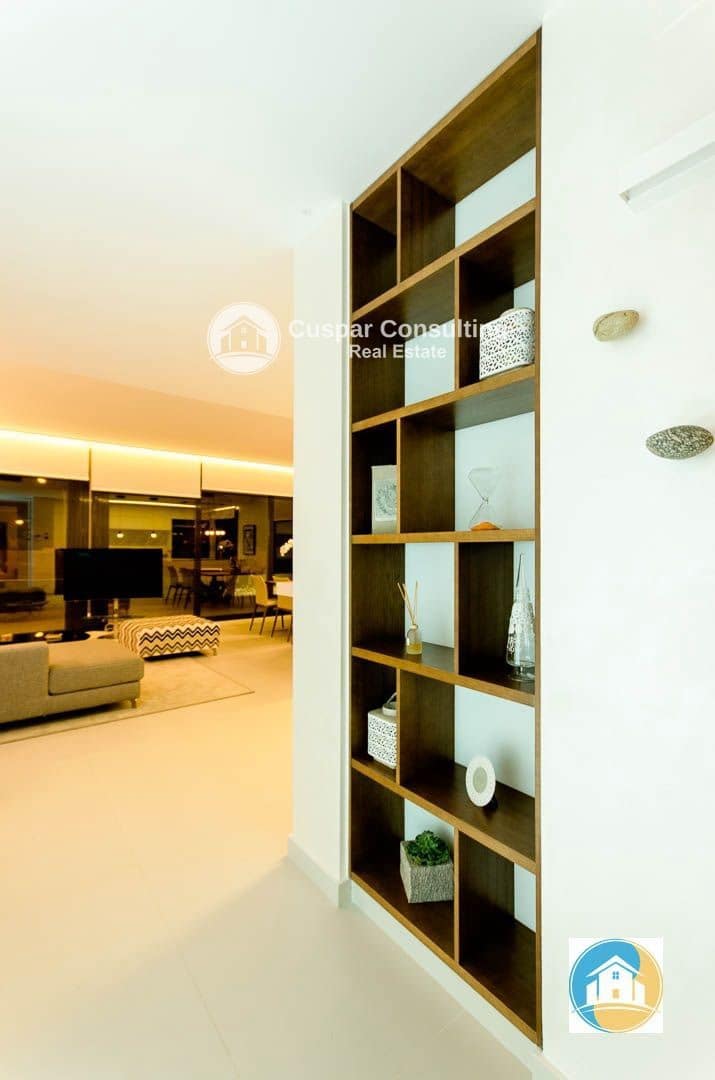 4 sypialnia Willa na sprzedaż w Orihuela Costa z basenem garażem - 1 050 000 € (Ref: 8556009)