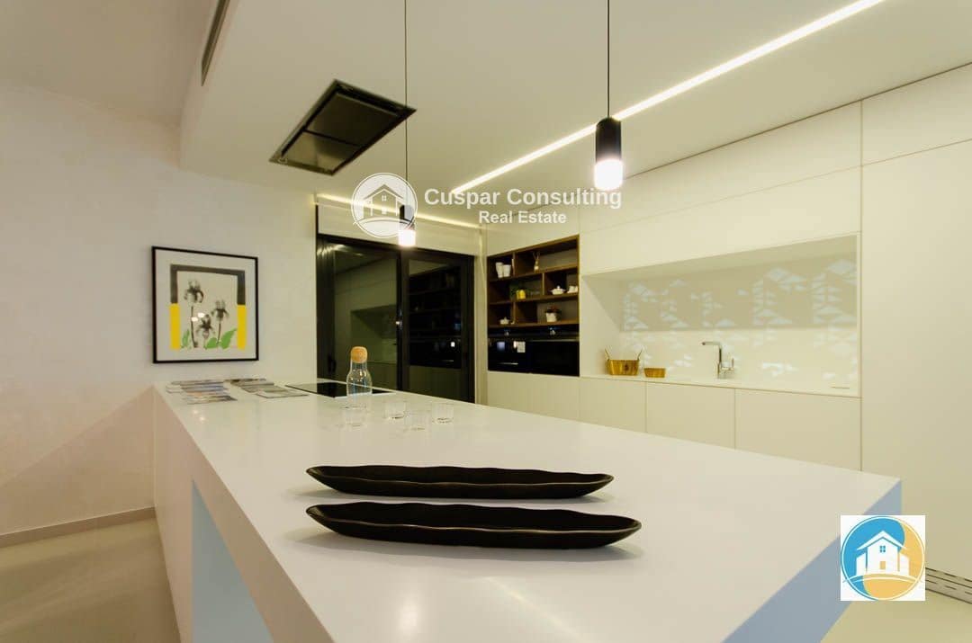 4 sypialnia Willa na sprzedaż w Orihuela Costa z basenem garażem - 1 050 000 € (Ref: 8556009)