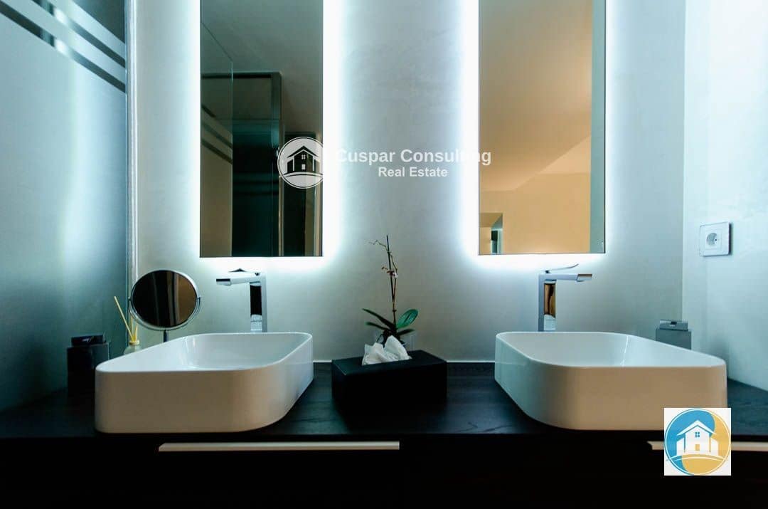 4 sypialnia Willa na sprzedaż w Orihuela Costa z basenem garażem - 1 050 000 € (Ref: 8556009)