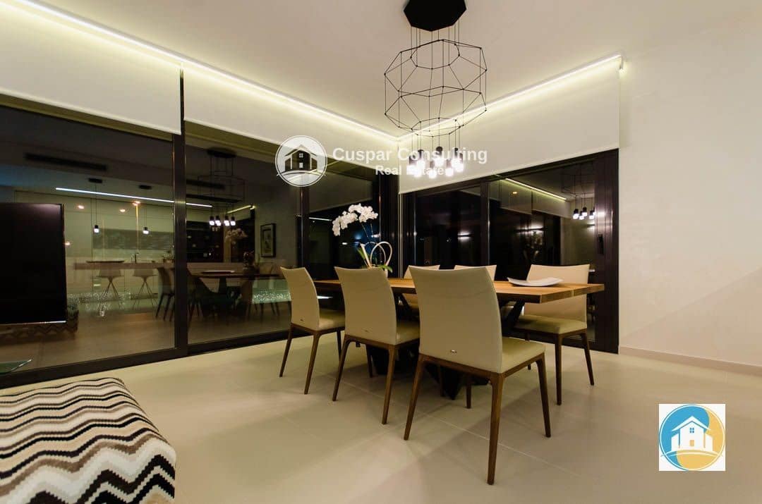 4 sypialnia Willa na sprzedaż w Orihuela Costa z basenem garażem - 1 050 000 € (Ref: 8556009)