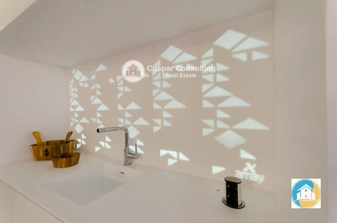 4 sypialnia Willa na sprzedaż w Orihuela Costa z basenem garażem - 1 050 000 € (Ref: 8556009)