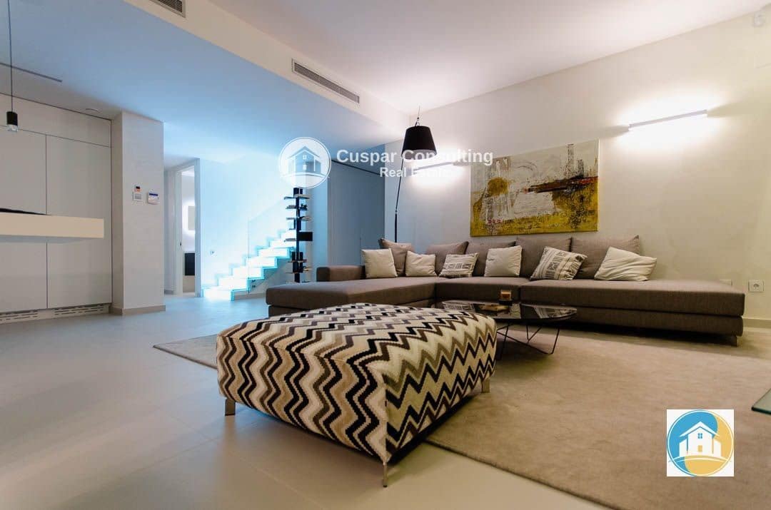 4 sypialnia Willa na sprzedaż w Orihuela Costa z basenem garażem - 1 050 000 € (Ref: 8556009)